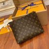 gucciaaa-38675-gallery-75463-aa1fa6357652ff69 M47542 男女同款手包化妝包・摩登造型焦點|包款全貌與整體比例
