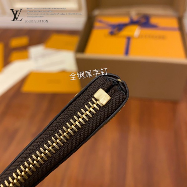 gucciaaa-38681-gallery-75540-bfff10f209aa5971 M68756 三合一手包・摩登造型焦點|商品實拍視角 05