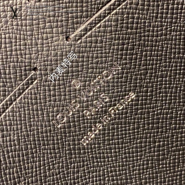 gucciaaa-38682-gallery-75551-7f1ae5a7d15b9521 M69535 男士手包・摩登造型焦點|商品實拍視角 02