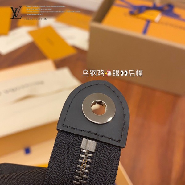 gucciaaa-38682-gallery-75552-ca17956eefd690bf M69535 男士手包・摩登造型焦點|摩登造型實拍視角
