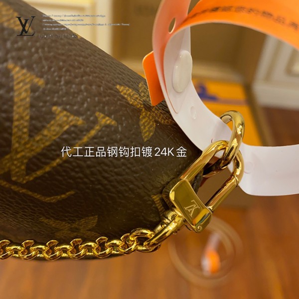 gucciaaa-38683-gallery-75562-1d490b88bd55914a M40717 小號斜背包晚宴包・摩登造型焦點|商品實拍視角 04
