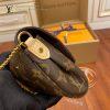 gucciaaa-38683-gallery-75566-9c98cdcae2adc5b4 M40717 小號斜背包晚宴包・摩登造型焦點|商品實拍視角 08