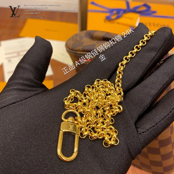 gucciaaa-38685-gallery-75585-47a372a6620490f3 N41276 小號斜背包・摩登造型焦點|摩登造型實拍視角