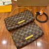gucciaaa-38685-gallery-75592-4fbe5c2ba3e07e39 N41276 小號斜背包・摩登造型焦點|商品實拍視角 09