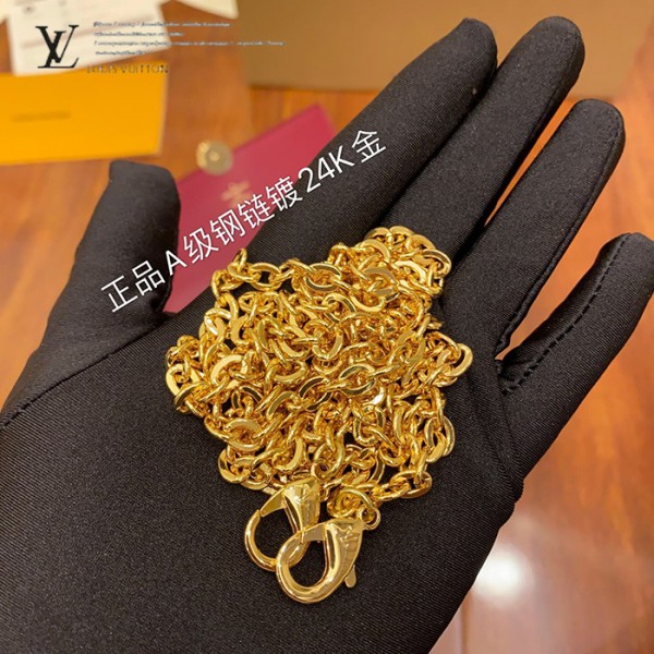 gucciaaa-38687-gallery-75612-d8fb20a5ffa78e1c M67404 購物袋・摩登造型焦點|商品實拍視角 11