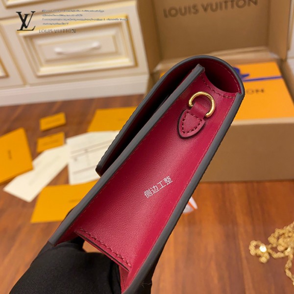 gucciaaa-38687-gallery-75615-0594331054fd50e3 M67404 購物袋・摩登造型焦點|商品實拍視角 14