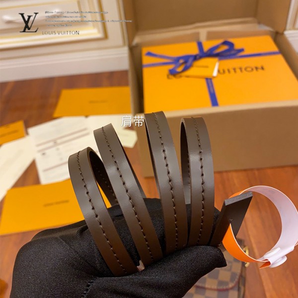 gucciaaa-38688-gallery-75617-8c8b472130d68b47 N41129 小號斜背包・摩登造型焦點|摩登造型實拍視角