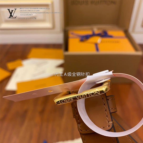 gucciaaa-38690-gallery-75638-2859db311e8dacd0 M68621 達芙妮MINI郵差包・摩登造型焦點|商品實拍視角 02