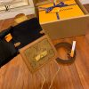 gucciaaa-38690-gallery-75648-eb562fa15fff9dd0 M68621 達芙妮MINI郵差包・摩登造型焦點|商品實拍視角 11