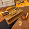 gucciaaa-38690-gallery-75652-43dae4240eceeb0f M68621 達芙妮MINI郵差包・摩登造型焦點|商品實拍視角 15