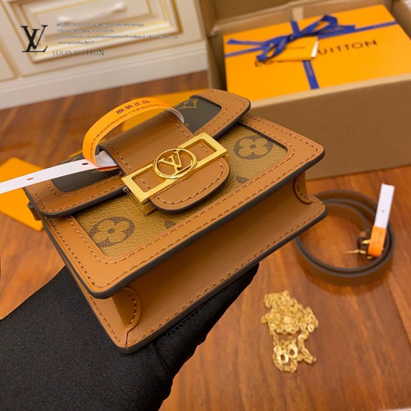gucciaaa-38690-gallery-75652-43dae4240eceeb0f M68621 達芙妮MINI郵差包・摩登造型焦點|商品實拍視角 15