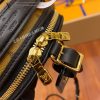 gucciaaa-38691-gallery-75657-a9da6b73f4b5c75e M68276 斜背包 圓餅包・摩登造型焦點|商品實拍視角 05