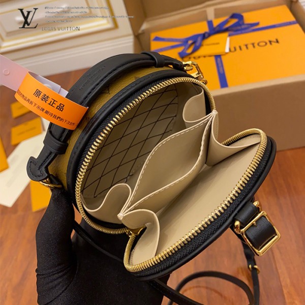 gucciaaa-38691-gallery-75666-09d1cc9e4ba257b2 M68276 斜背包 圓餅包・摩登造型焦點|商品實拍視角 13
