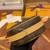 gucciaaa-38692-gallery-75671-68e4a3d328fce9cd M45149 女士蘋果包・摩登造型焦點|使用場景與整體比例