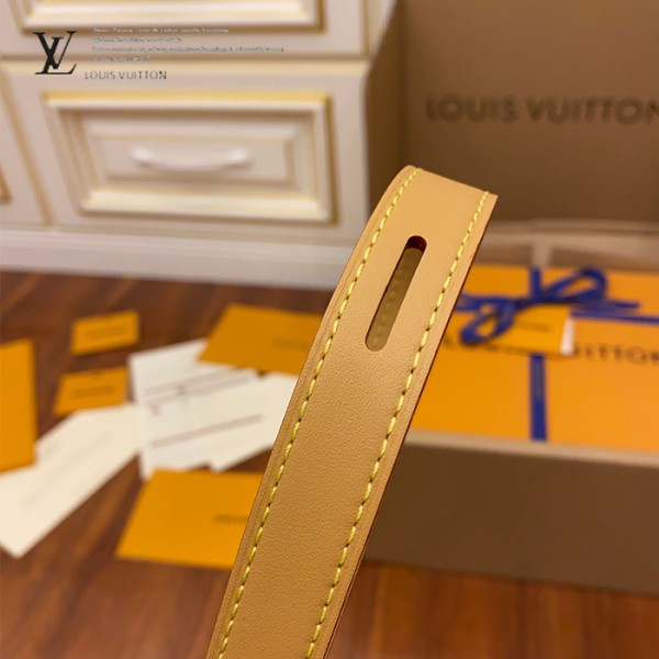 gucciaaa-38692-gallery-75682-2972c18182faacb5 M45149 女士蘋果包・摩登造型焦點|商品實拍視角 16