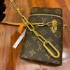 gucciaaa-38693-gallery-75686-07f45cf884785160 M44914 手機包・摩登造型焦點|商品實拍視角 02