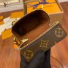 gucciaaa-38693-gallery-75699-08032af526636415 M44914 手機包・摩登造型焦點|商品實拍視角 14