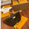 gucciaaa-38694-gallery-75702-5344d9a2891baf41 M43644 男女同款胸包腰包・摩登造型焦點|商品實拍視角 04