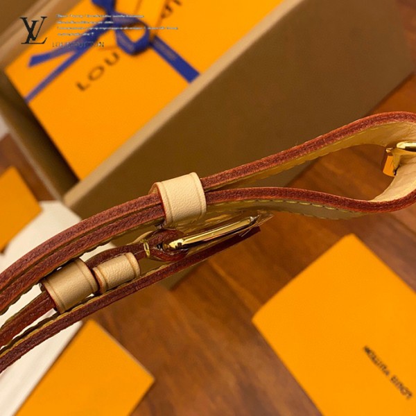 gucciaaa-38694-gallery-75707-4d8c000927534bc6 M43644 男女同款胸包腰包・摩登造型焦點|商品實拍視角 09