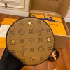 gucciaaa-38695-gallery-75713-66b61db6117ac941 M43986 圓桶化妝包・摩登造型焦點|商品實拍視角 02