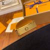 gucciaaa-38697-gallery-75745-b97cb19626c02591 M68746 小號達芙妮郵差包・摩登造型焦點|商品實拍視角 04
