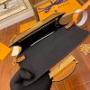 gucciaaa-38697-gallery-75752-884cf39fc3ec2543 M68746 小號達芙妮郵差包・摩登造型焦點|商品實拍視角 10