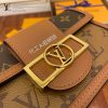 gucciaaa-38697-gallery-75753-f3470d3d10aa1ca2 M68746 小號達芙妮郵差包・摩登造型焦點|商品實拍視角 11
