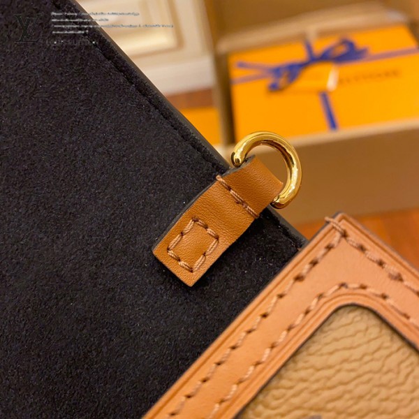 gucciaaa-38697-gallery-75755-4cfea910af53dba1 M68746 小號達芙妮郵差包・摩登造型焦點|商品實拍視角 13