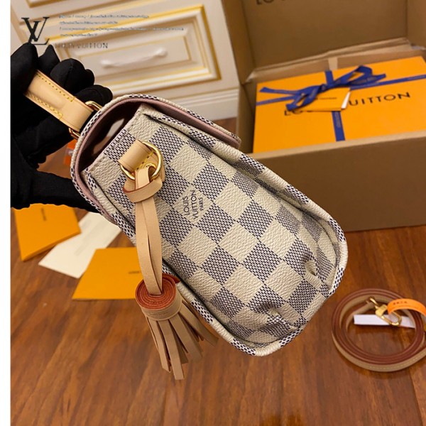 gucciaaa-38698-gallery-75758-2ecde89c0ddbbd97 N41581 郵差包・摩登造型焦點|商品實拍視角 04