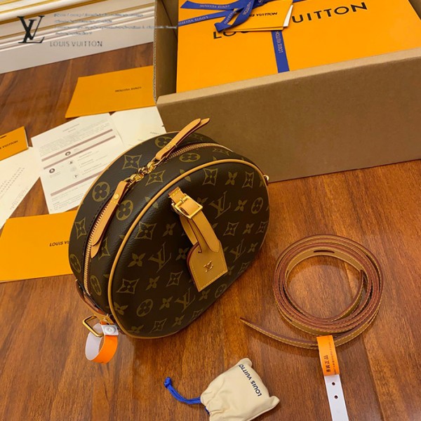 gucciaaa-38703-gallery-75820-960d2d8b92da4132 M52294 化妝包圓餅包・摩登造型焦點|商品實拍視角 07