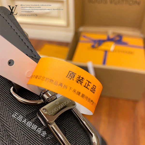 gucciaaa-38706-gallery-75851-25cb9143e822a8e9 M69443 男士三合一郵差包・摩登造型焦點|商品實拍視角 02