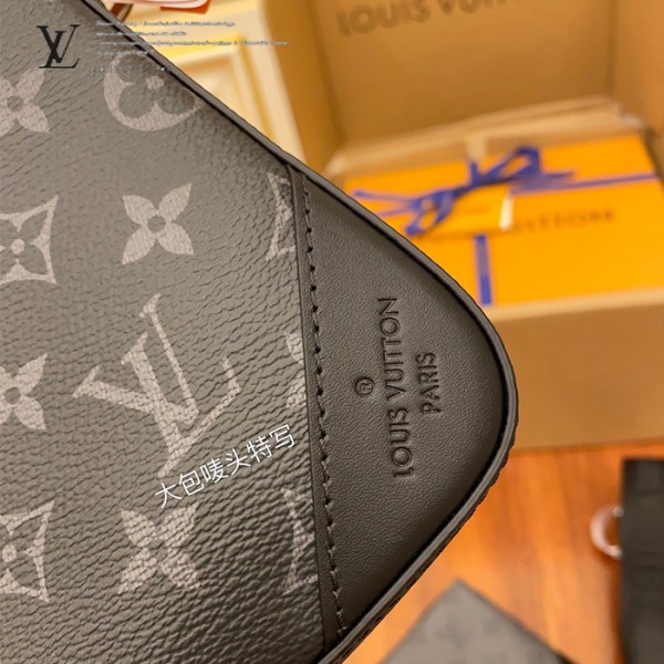 gucciaaa-38706-gallery-75853-2658b33878c7ed51 M69443 男士三合一郵差包・摩登造型焦點|商品實拍視角 04