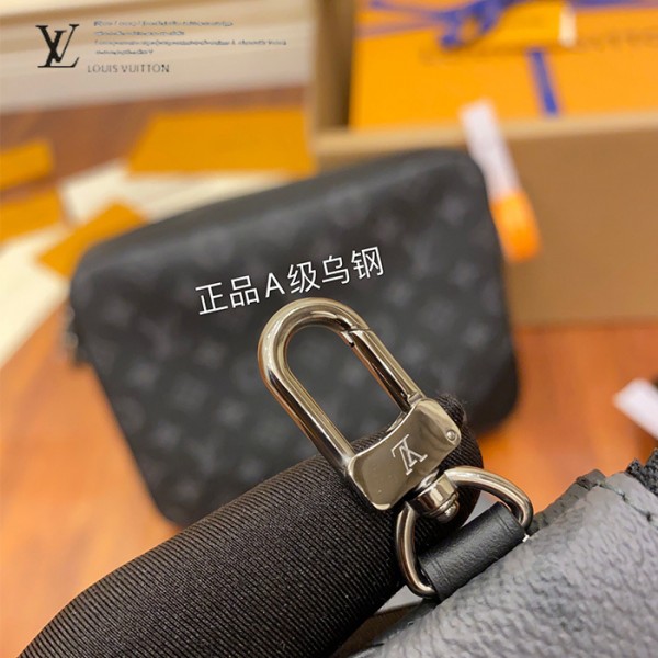 gucciaaa-38706-gallery-75857-50a21d0c3560fbd2 M69443 男士三合一郵差包・摩登造型焦點|商品實拍視角 07