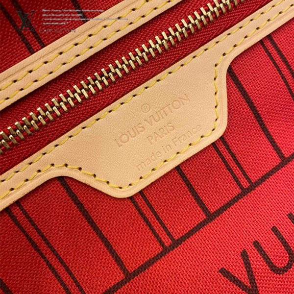 gucciaaa-38711-gallery-75925-0028a697b44f8ab0 M41177 NEVERFULL 購物袋・摩登造型焦點|商品實拍視角 02