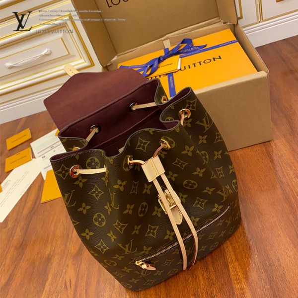 gucciaaa-38714-gallery-75972-5d969142fcf07a32 M43431 雙肩包・摩登造型焦點|商品實拍視角 04