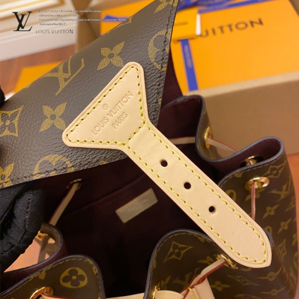 gucciaaa-38714-gallery-75973-cb3efd7e35de7c53 M43431 雙肩包・摩登造型焦點|商品實拍視角 05