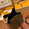 gucciaaa-38715-gallery-75997-b5e6bb6b65714668 M44020 女士NOE水桶包・摩登造型焦點|使用場景與整體比例