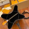 gucciaaa-38715-gallery-75998-b9a9b2c79f355f17 M44020 女士NOE水桶包・摩登造型焦點|商品實拍視角 07