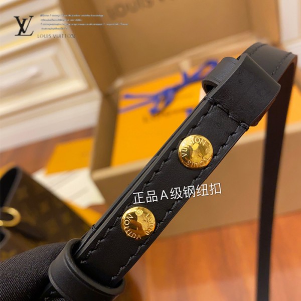 gucciaaa-38715-gallery-76005-3b6f60b084233bf4 M44020 女士NOE水桶包・摩登造型焦點|商品實拍視角 13