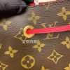 gucciaaa-38716-gallery-76011-b2d88f4662a65d64 M44021 水桶包・摩登造型焦點|使用場景與整體比例