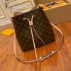 gucciaaa-38717-gallery-76022-a9d5f19938084fa2 精選 M44022 水桶包・摩登造型焦點|商品實拍視角 08