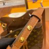 gucciaaa-38718-gallery-76027-22cf8205c6c92047 M44887 水桶包・摩登造型焦點|商品實拍視角 04