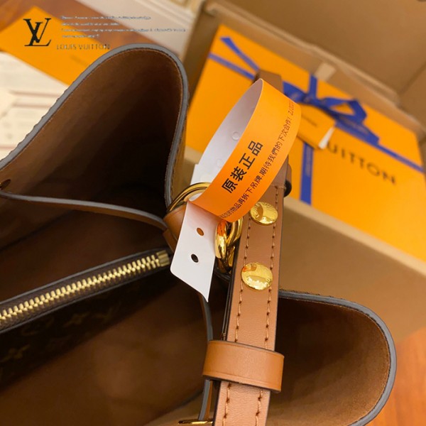 gucciaaa-38718-gallery-76028-f39b823c85451213 M44887 水桶包・摩登造型焦點|商品實拍視角 05