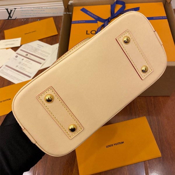 gucciaaa-38719-gallery-76032-dccd457b85a084a9 M53152 ALMA bb 貝殼包・摩登造型焦點|商品實拍視角 02
