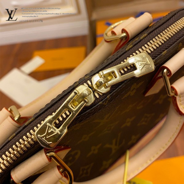gucciaaa-38719-gallery-76039-3dea5817ed3a8839 M53152 ALMA bb 貝殼包・摩登造型焦點|商品實拍視角 08