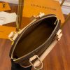 gucciaaa-38719-gallery-76043-f4a6276ae3f12c90 M53152 ALMA bb 貝殼包・摩登造型焦點|商品實拍視角 12