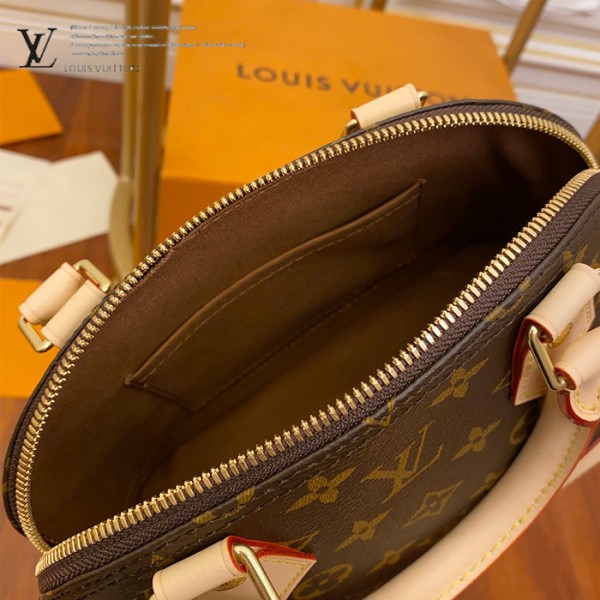 gucciaaa-38719-gallery-76044-15671ebbb797ab1f M53152 ALMA bb 貝殼包・摩登造型焦點|商品實拍視角 13