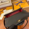 gucciaaa-38720-gallery-76055-2ac4d5e10676d35d M55948 女士郵差包・摩登造型焦點|商品實拍視角 11
